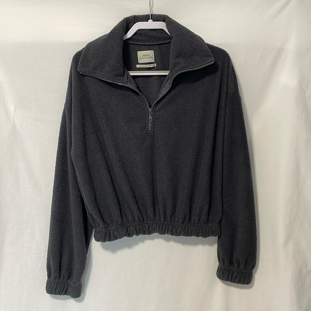 EUC Urban Outfitters super soft 1/4 zip sweatshirt